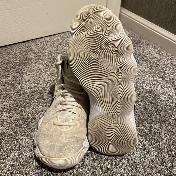 2017 Hyperdunks - Picture 3 of 4